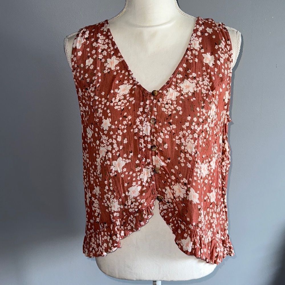 Floral Tank Top! - Picture 10 of 10